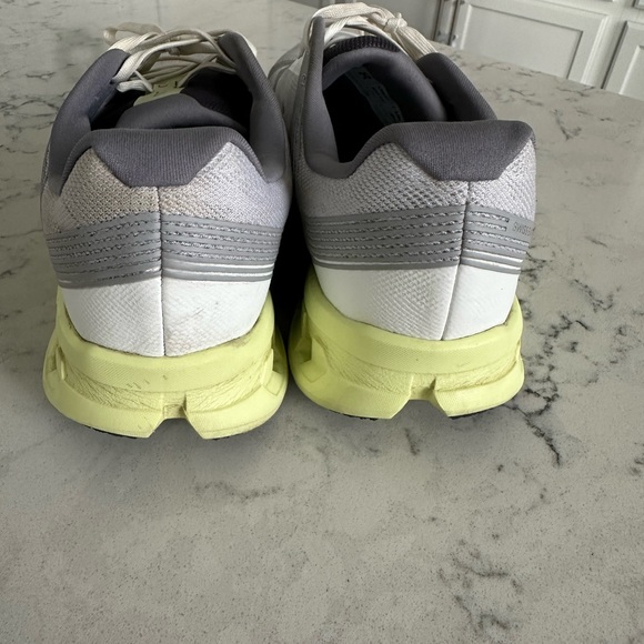 On cloudgo shoes - Picture 5 of 8